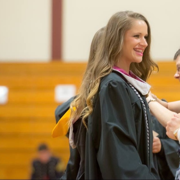 Meet your Posher, Allison - Picture 1 of 1